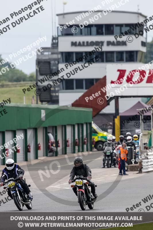 Vintage motorcycle club;eventdigitalimages;mallory park;mallory park trackday photographs;no limits trackdays;peter wileman photography;trackday digital images;trackday photos;vmcc festival 1000 bikes photographs